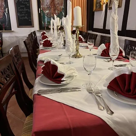Schlafen Unter Goldenen Dachern شفاباخ